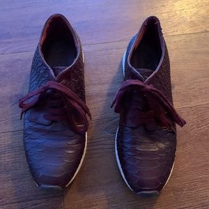 Vince sneaker, size 8